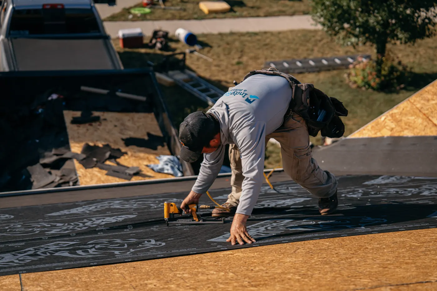 Emergency tarping on a Allisonville roof